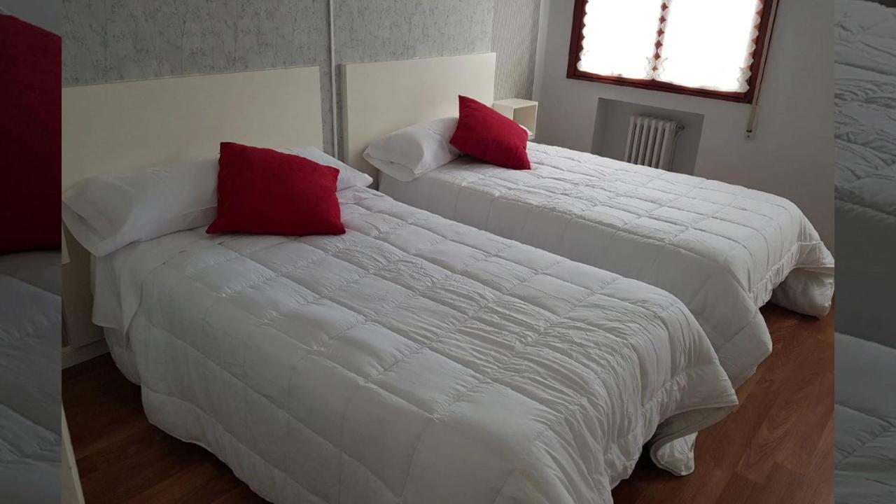 Apartamentos Halcon Ribadeo Dış mekan fotoğraf